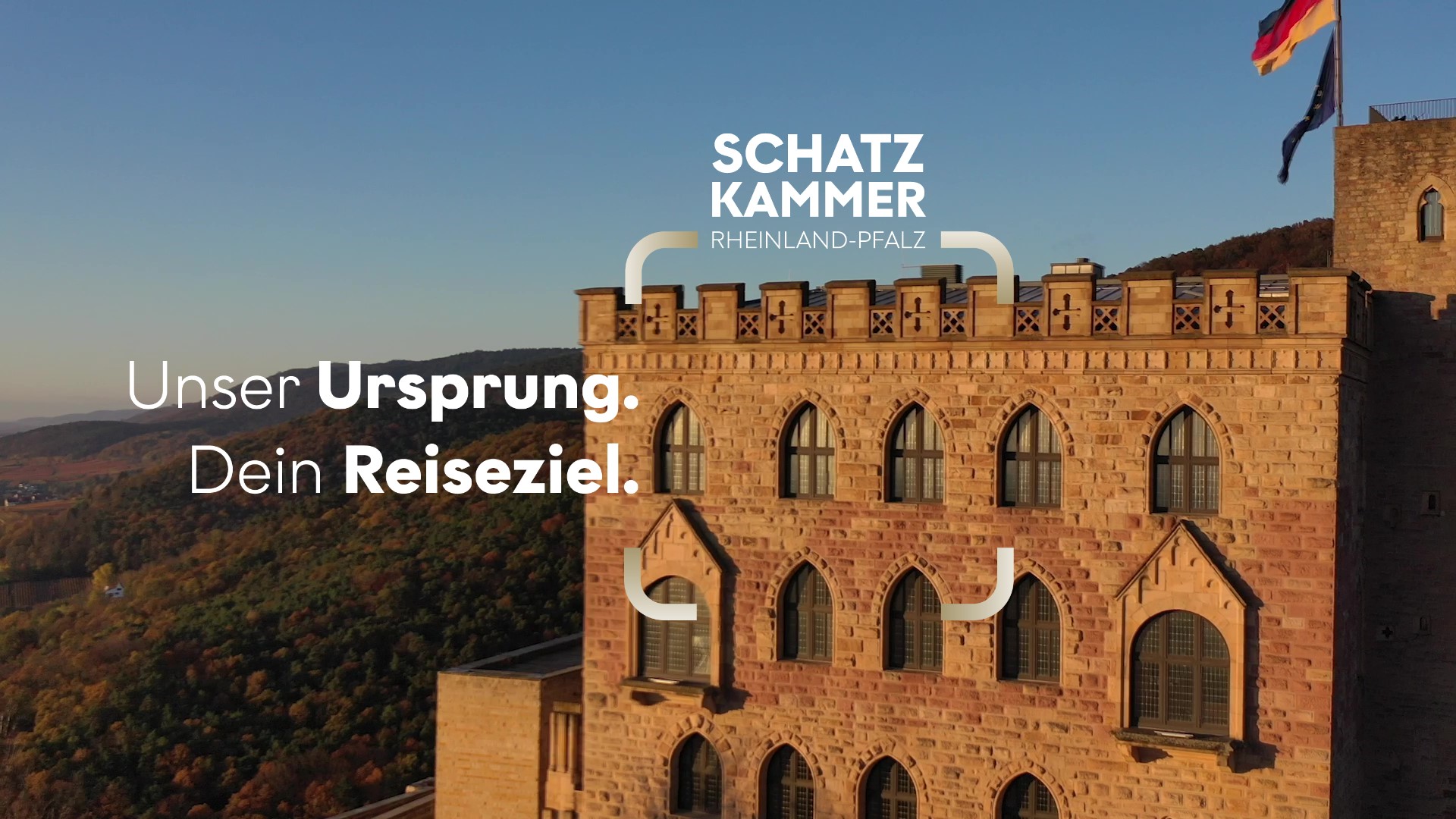 Luftaufnahme des Hambacher Schlosses