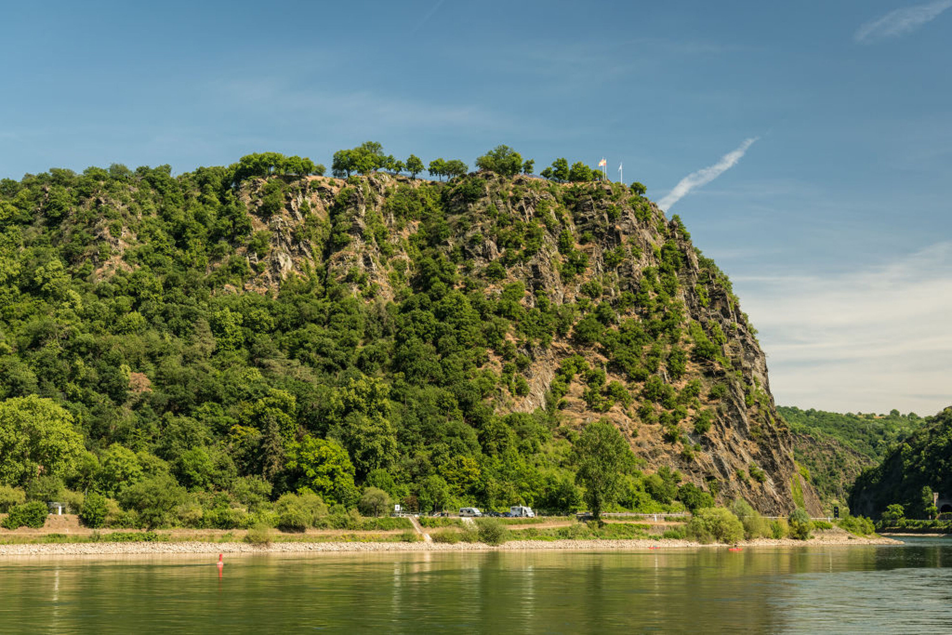 Blick auf den berühmten Loreley-Felsen bei St. Goarshausen